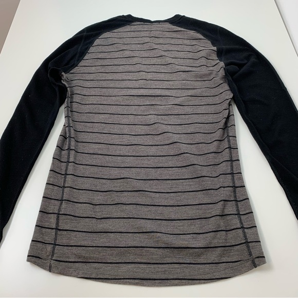 Smartwool Long Sleeves Base Layer Shirt Merino Wool Sz Medium Gray Black Striped - Picture 10 of 11